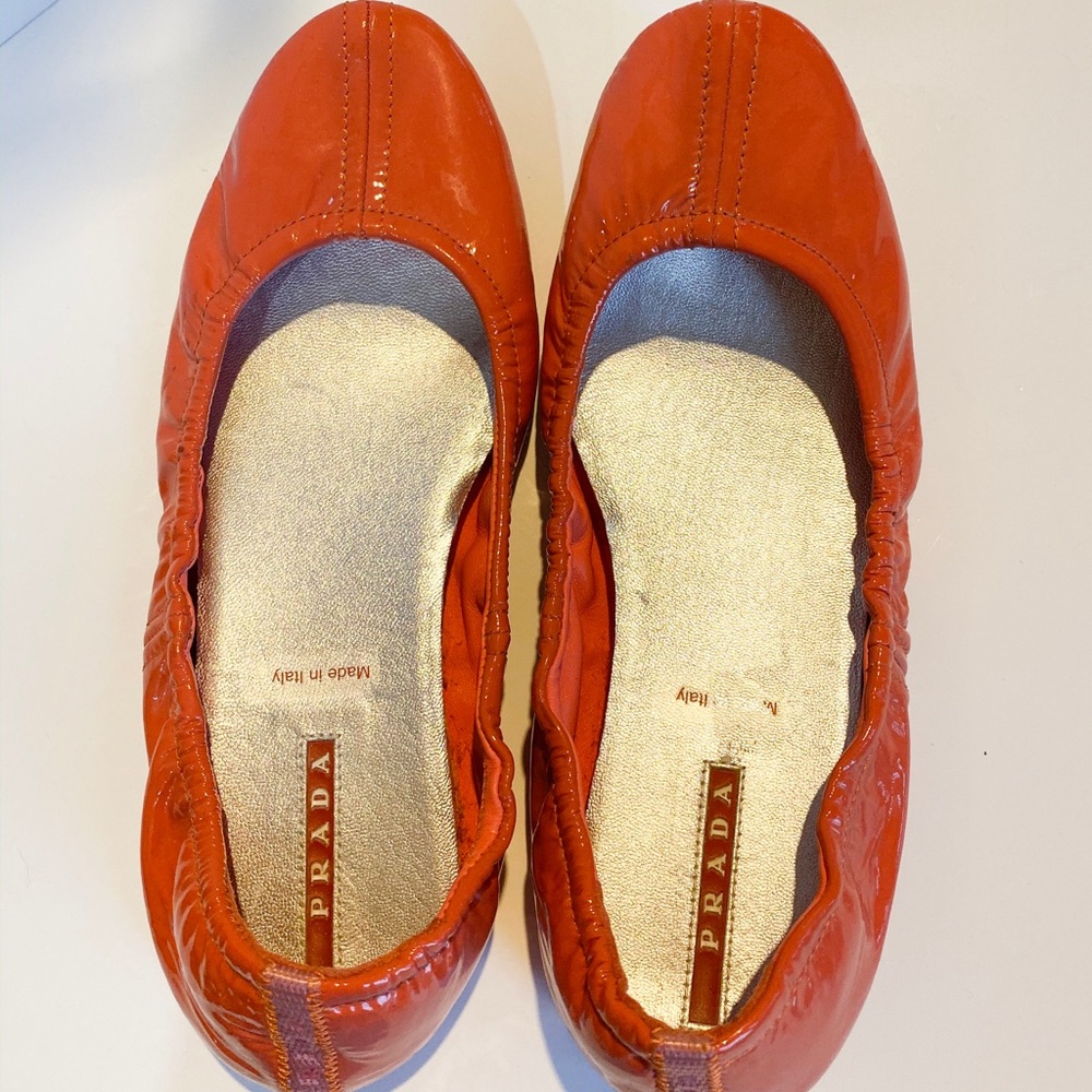Authentic PRADA Ballet Flats in Patent Orange - Picture 5 of 7